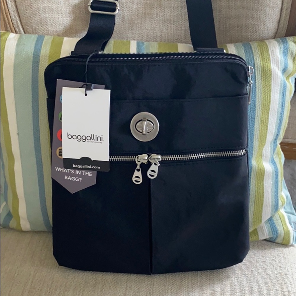 New Baggallini Crossbody Bag
